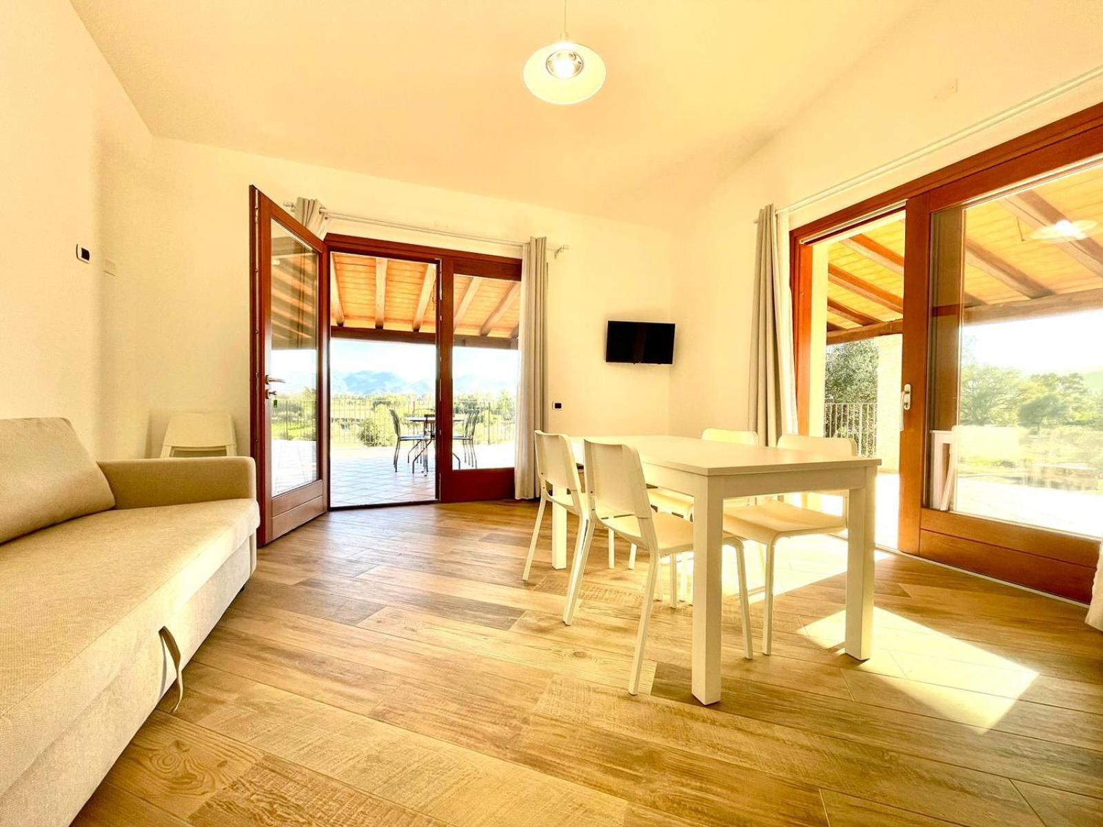 Cronta Apartments Bari Sardo Bagian luar foto